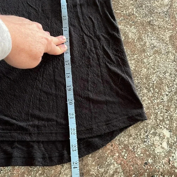 Lulu lemon black tank top racerback lead with the heart women's size 6 - Picture 6 of 9